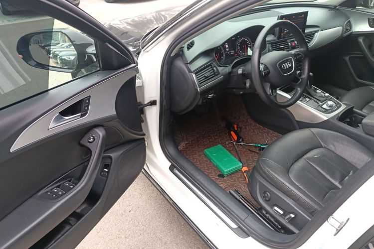 奥迪A6L 2016款 TFSI 技术型中控内饰20