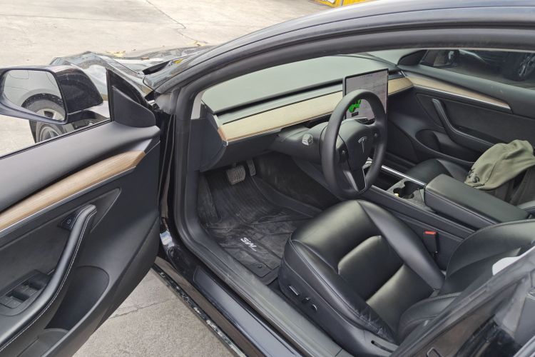 特斯拉 Model 3 2021款 标准续航后驱升级版 3D6中控内饰7003