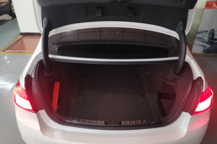 宝马3系 2019款 320Li 时尚型局部细节23