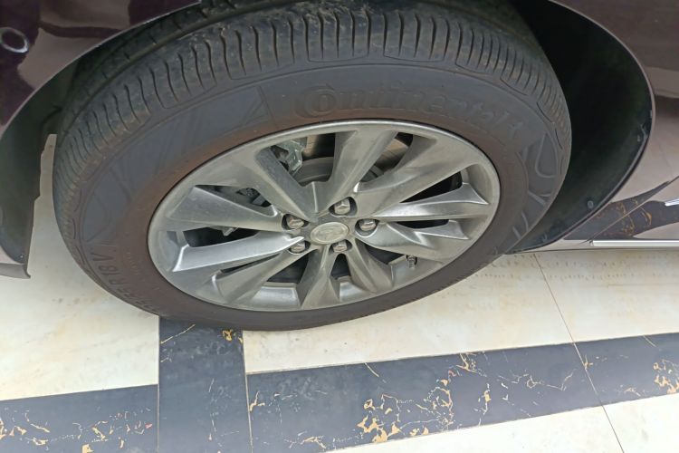 别克GL8 2021款 Avenir艾维亚 六座贤礼版车身外观35