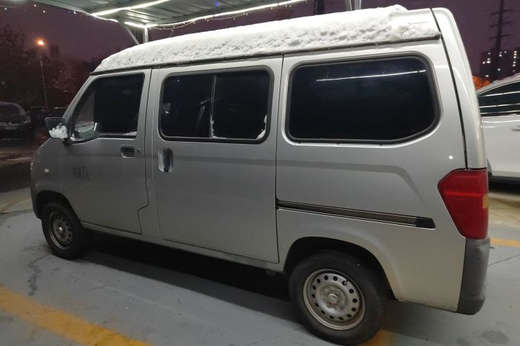 五菱汽车 五菱之光 2020款 1.2L 实用型 国VI LSI车身外观6003