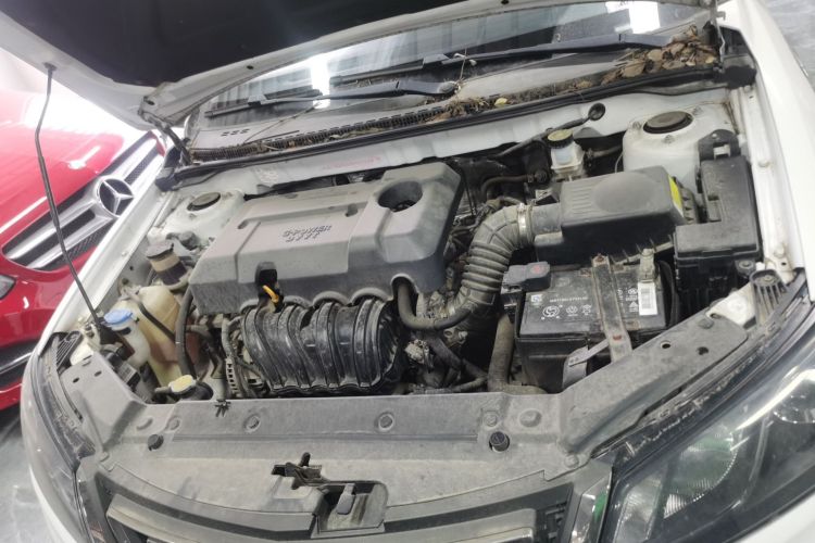 吉利汽车 帝豪 2017款 三厢百万款 1.5L 手动向上版机舱底盘24