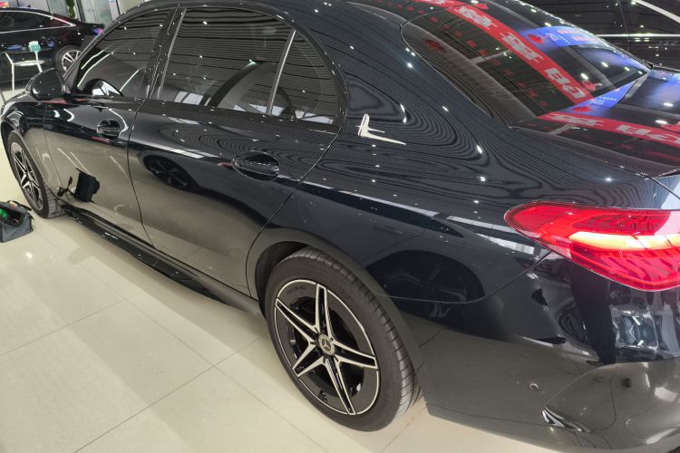 奔驰C级 2024款 改款 C 260 L 皓夜运动版车身外观4