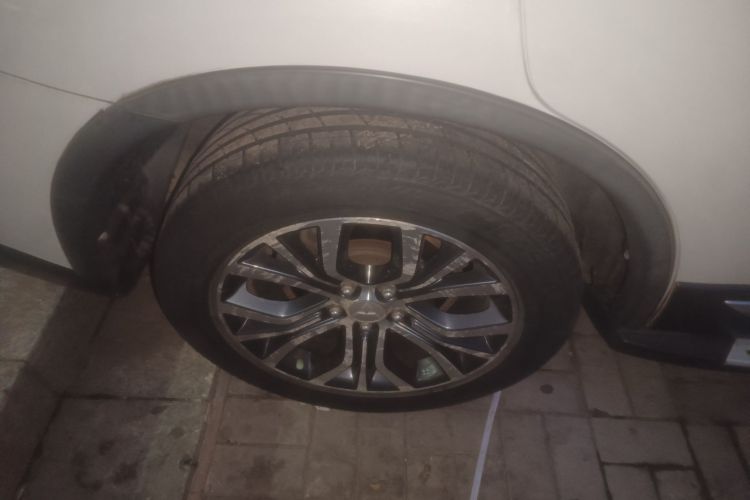 三菱 欧蓝德 2016款 2.4L 四驱精英版 5座车身外观6002