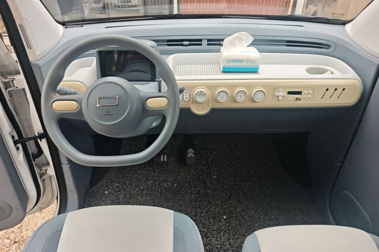 奔腾小马 2025款 222km 灵动马中控内饰12