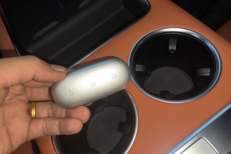 理想汽车 理想L9 2025款 Ultra 智能焕新版中控内饰11