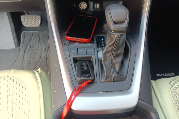 丰田 威兰达 2023款 2.0L CVT两驱领先版中控内饰18