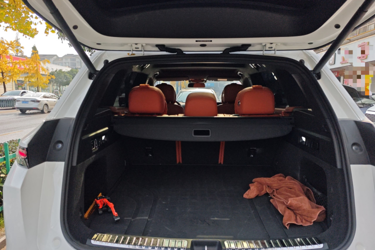 理想汽车 理想L7 2023款 Pro机舱底盘23