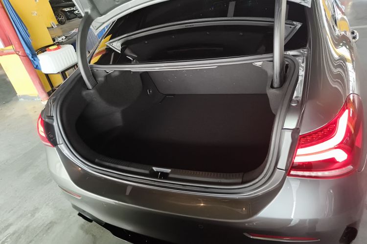 奔驰A级AMG 2019款 AMG A 35 L 4MATIC局部细节23