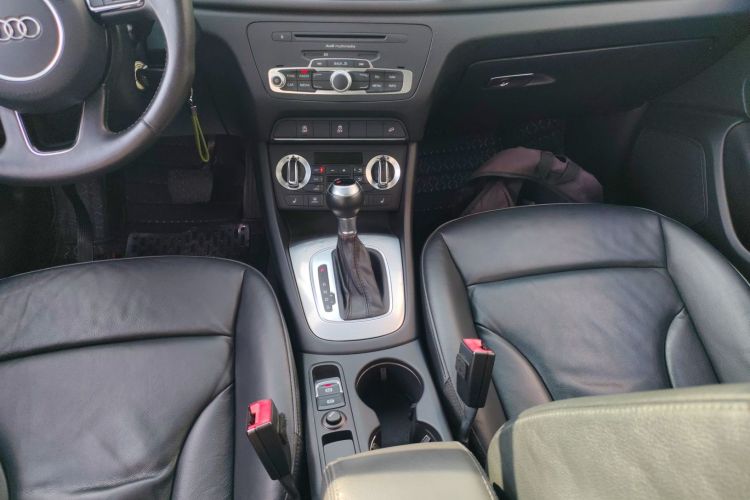 奥迪Q3 2013款 35 TFSI quattro 技术型中控内饰18