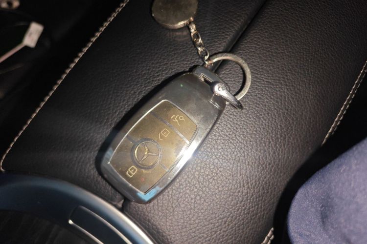 奔驰C级 2021款 C 200 L 时尚型运动版中控内饰7001