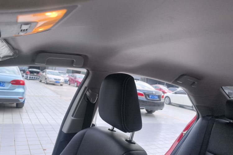 丰田 卡罗拉 2017款 改款 1.2T S-CVT GL中控内饰22