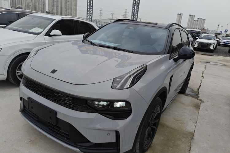 领克01 2023款 1.5TD EM-F 晨曦车身外观1