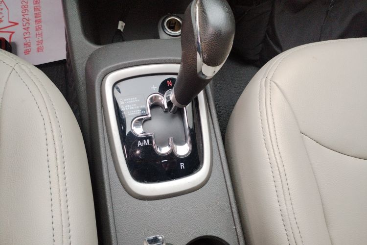 雪佛兰 2015款 赛欧3 1.5L AMT幸福天窗版中控内饰18