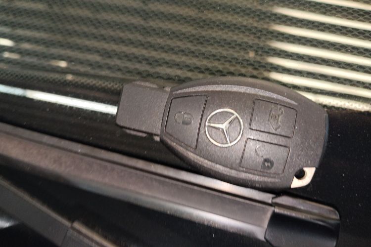 奔驰V级（平行进口） 中控内饰11