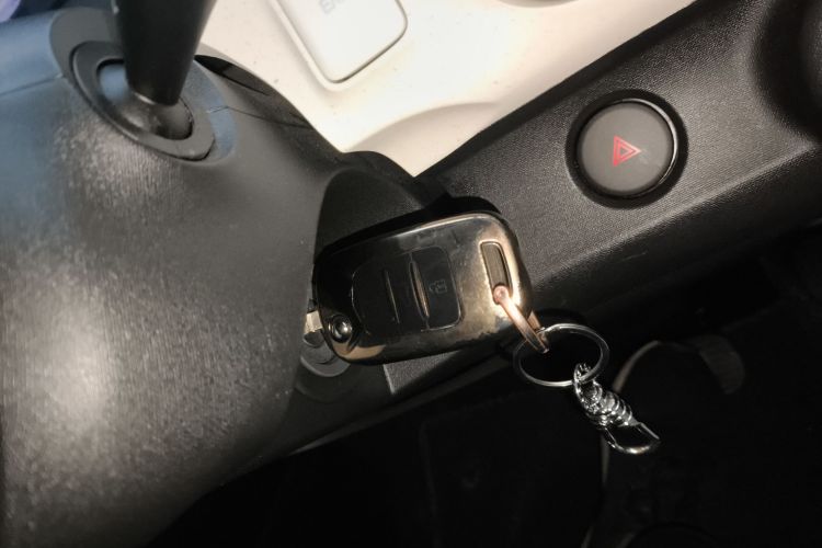 五菱汽车 宏光MINIEV 2024款 第三代 215km 青春版中控内饰11