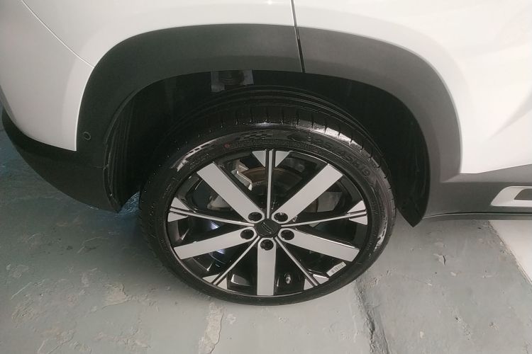 吉利汽车 吉利icon 2023款 1.5TD 巧克力醇臻版车身外观6008