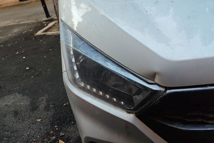 江铃 特顺 2019款 2.8T商运型短轴低顶6座国VI JX493车身外观8