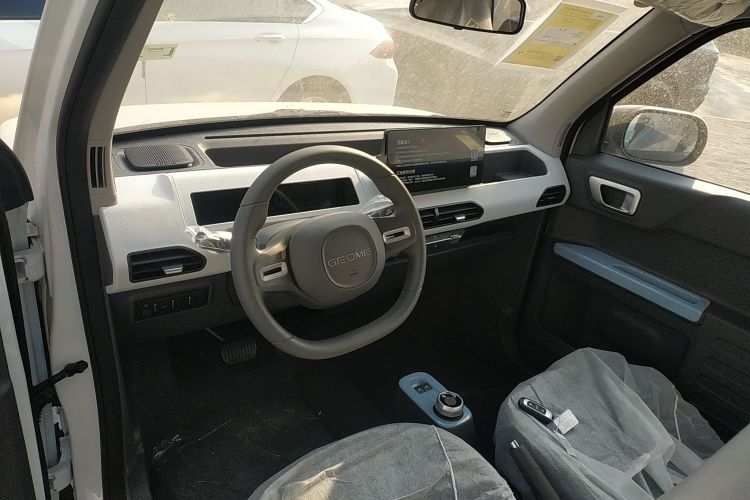 吉利银河 2024款 熊猫mini 200km 耐力熊中控内饰12