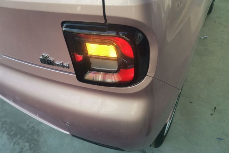 吉利银河 熊猫 2025款 210km 元气熊车身外观9