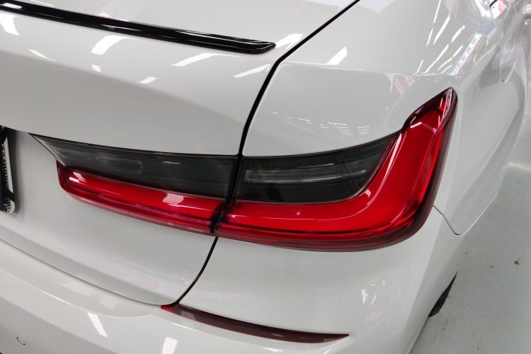 宝马3系 2021款 325Li M运动曜夜套装车身外观9