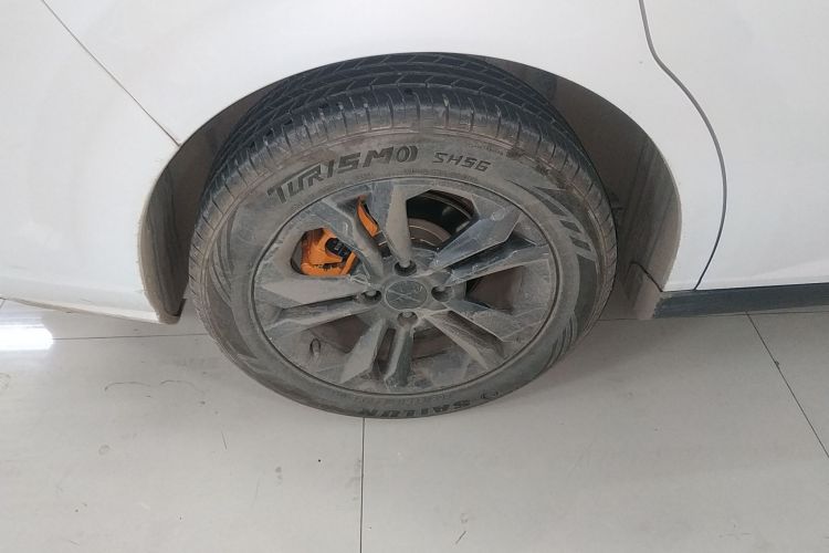 东风风神 奕炫 2023款 1.5L 自动荣耀版车身外观6008