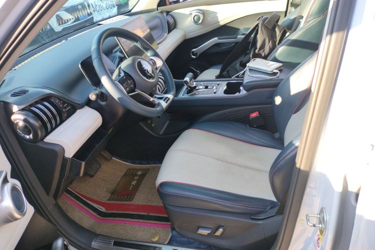 比亚迪 元PLUS 2022款 510KM 尊荣型中控内饰19