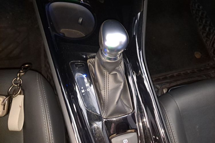 丰田 奕泽IZOA 2018款 2.0L 奕驰版 国VI中控内饰18