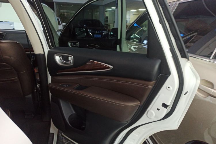 英菲尼迪QX60(进口) 2020款 2.5 S/C Hybrid 两驱卓越版中控内饰7006