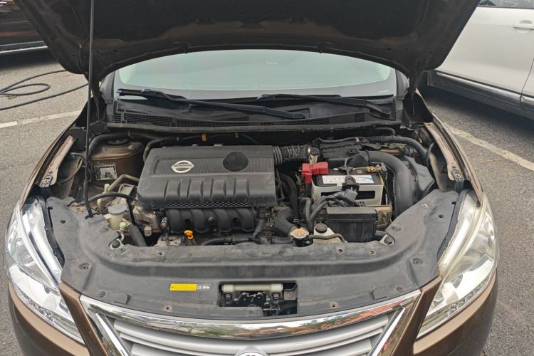 日产 轩逸 2014款 1.6XV CVT尊享版机舱底盘24