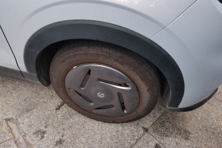 零跑汽车 零跑T03 2023款 200轻享版车身外观10