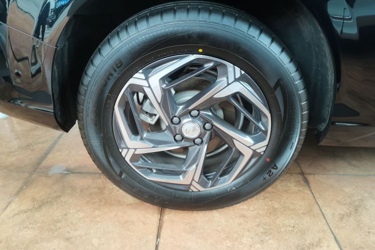 红旗HS3 2024款 1.5T 善为版车身外观6008