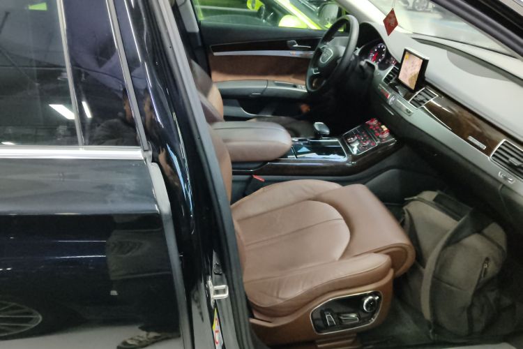 奥迪A8 2016款 A8L 45 TFSI quattro舒适型局部细节41