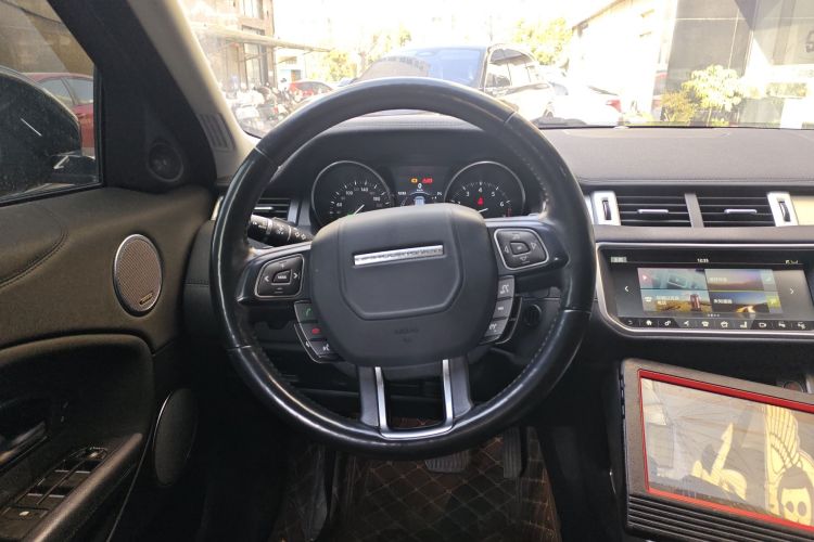 路虎 揽胜极光 2018款 240PS SE 智耀版中控内饰13