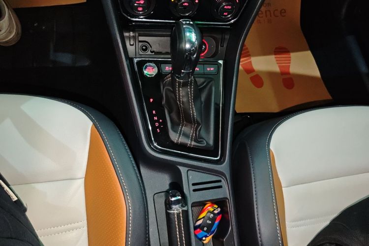 大众 朗境 2016款 230TSI DSG豪华版中控内饰18