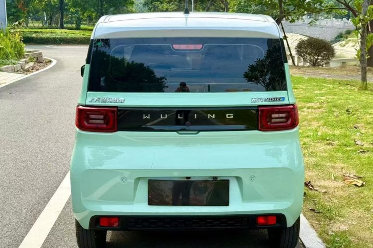 五菱汽车 宏光MINIEV 2021款 马卡龙夹心款 170km 磷酸铁锂车身外观6