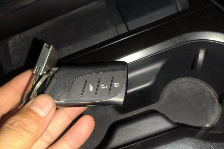 雷克萨斯UX新能源 2020款 300e 纯·悦版中控内饰11