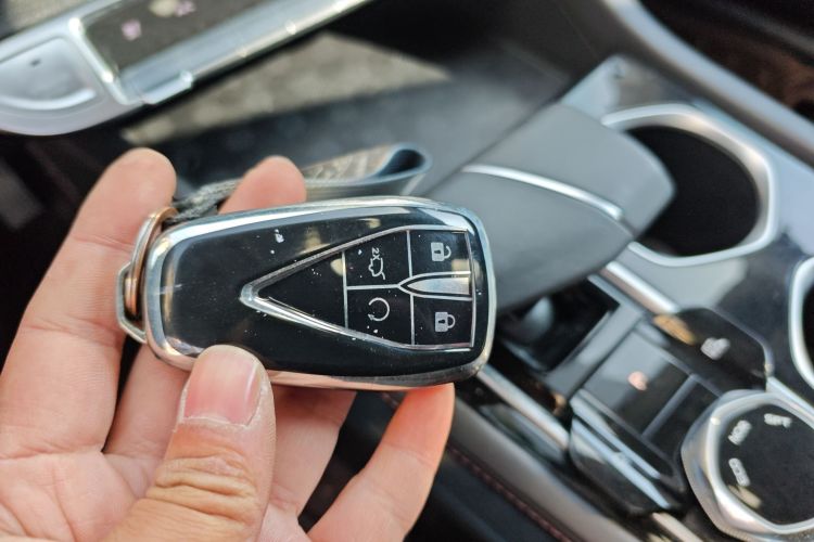 长安 逸动 2023款 畅享版 PLUS 蓝鲸NE 1.4T GDI DCT尊贵版中控内饰7001