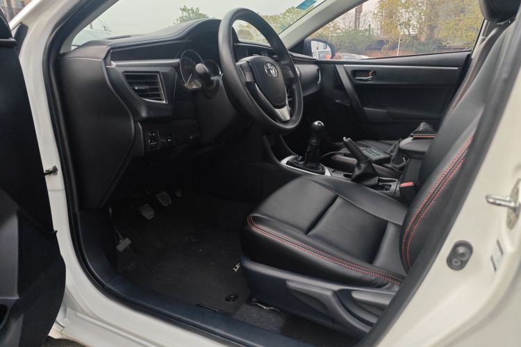 丰田 雷凌 2014款 1.6G 手动精英版中控内饰20