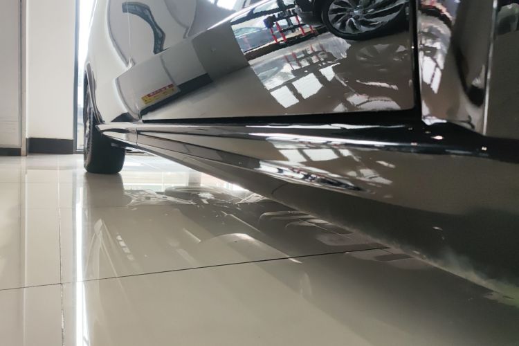 奔驰V级 2020款 V 260 L 长轴距豪华版局部细节9001