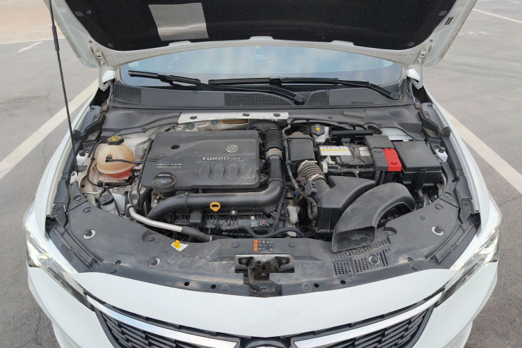 别克 威朗 2022款 Pro 533T 乐享版机舱底盘24