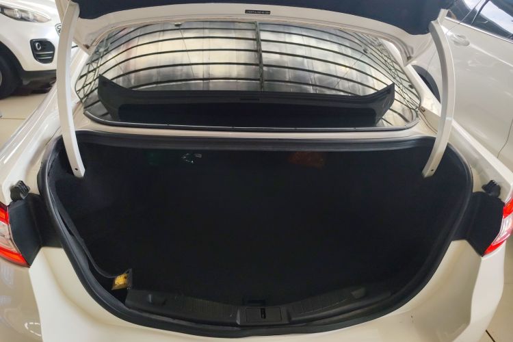 福特 蒙迪欧 2013款 1.5L GTDi180时尚型机舱底盘23