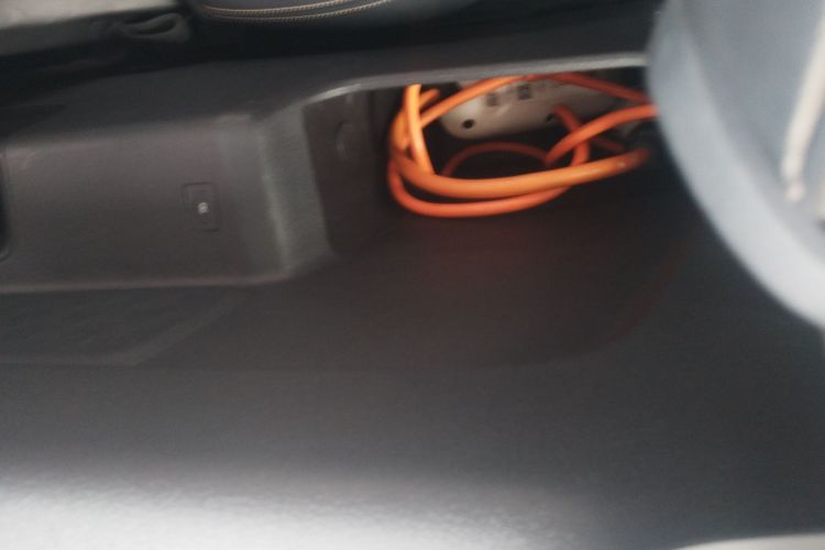 宝骏KiWi EV 2022款 设计师轻享版 三元锂中控内饰7006