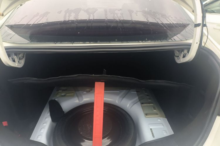 福特 福睿斯 2019款 改款 1.5L 手动质享型 国VI机舱底盘23