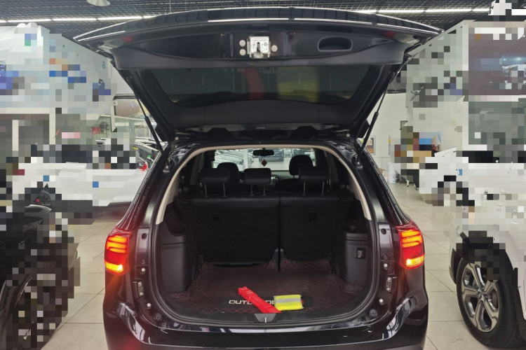 三菱 欧蓝德 2020款 2.0L 两驱畅享版 5座局部细节23