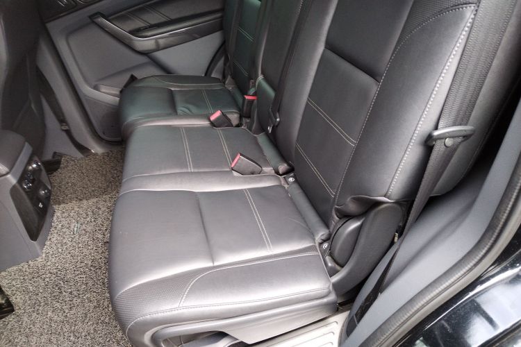 福特 撼路者 2017款 2.0T 汽油自动四驱旗舰版 7座中控内饰21