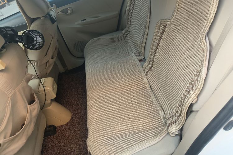 丰田 威驰 2014款 1.3L 手动型尚版中控内饰21