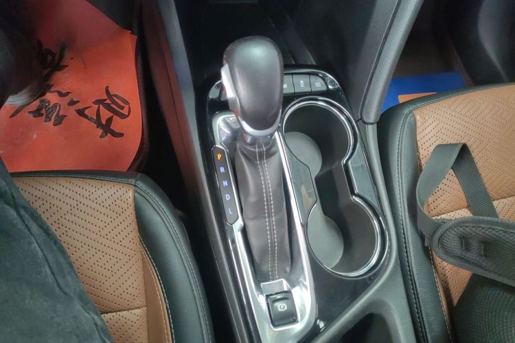 别克 昂科拉GX 2020款 20T 自动四驱全能旗舰型中控内饰18