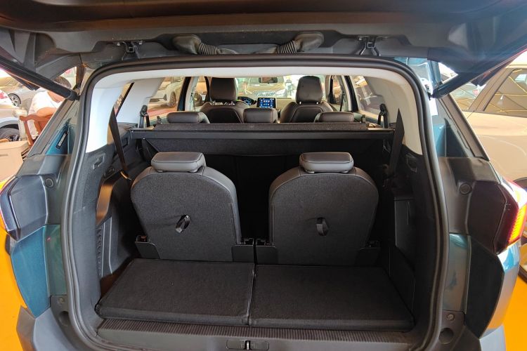 标致5008 2017款 380THP 7座精英版局部细节23