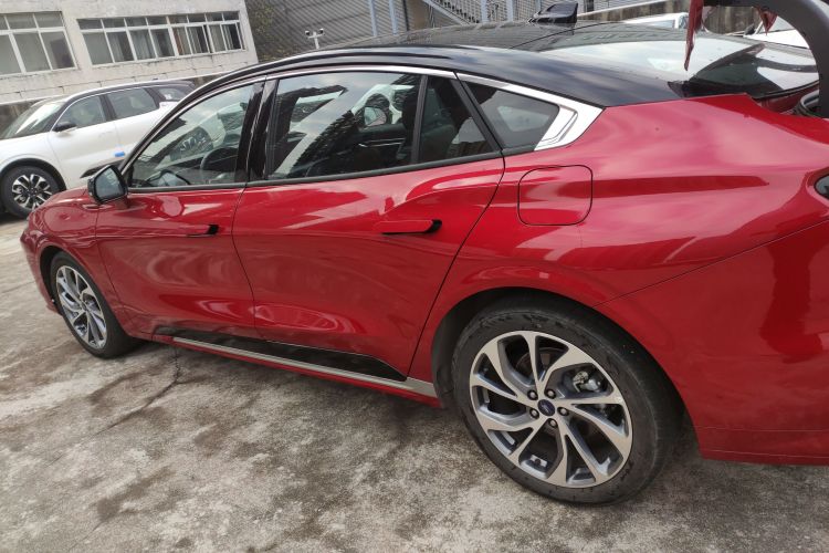 福特 蒙迪欧 2025款 2.0T EcoBoost 至尊型车身外观4